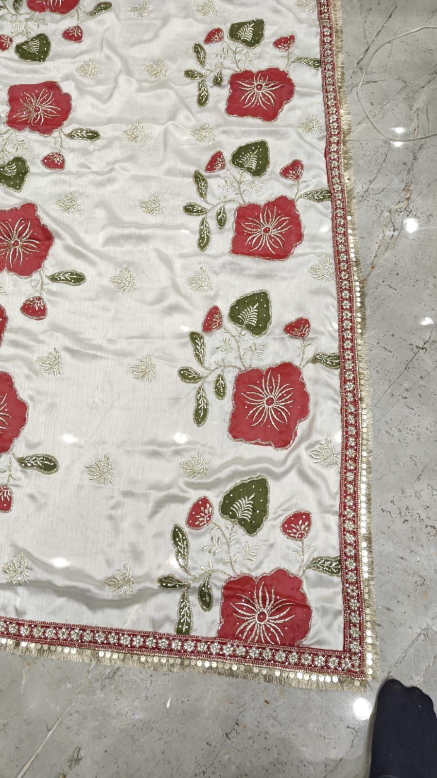 Lavender floral bouquet saree